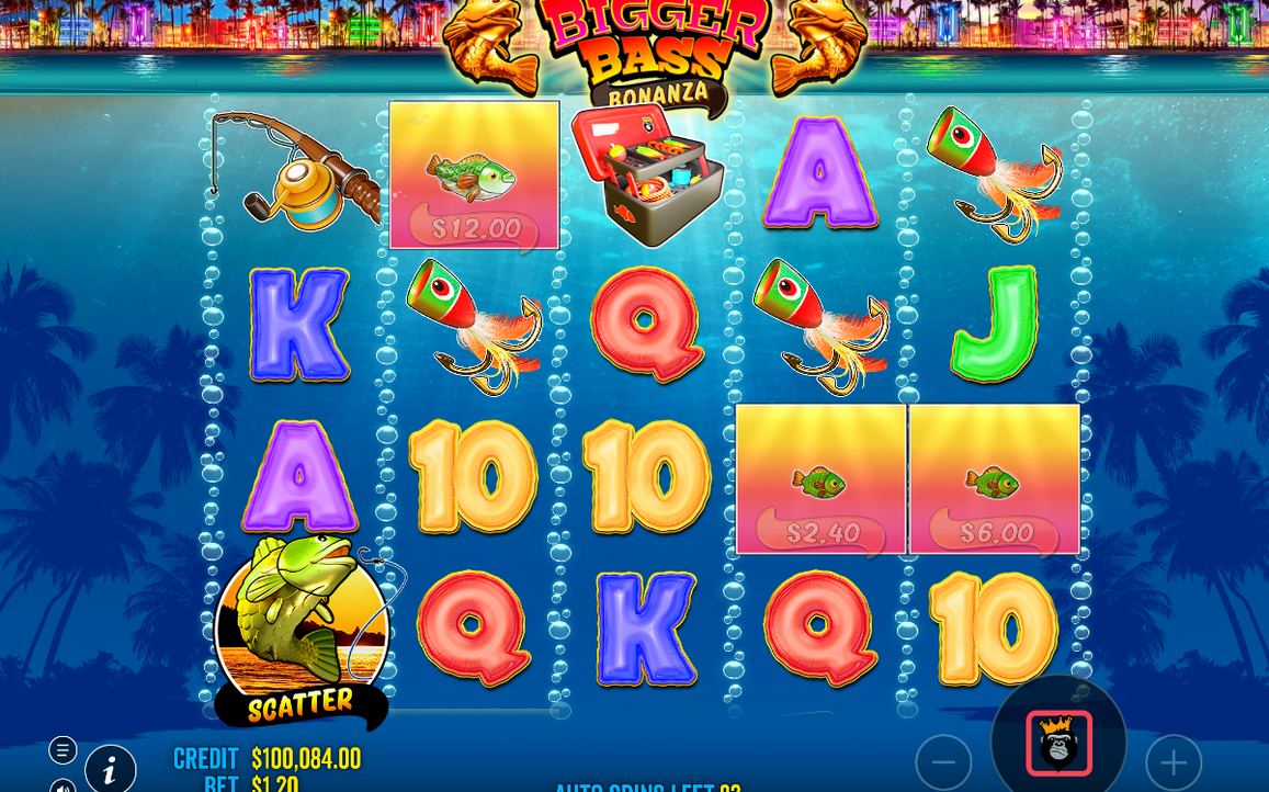 Base game grid with fixed paylines and fish symbols